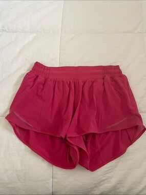 Lululemon Hotty Hot Shorts 2.5”